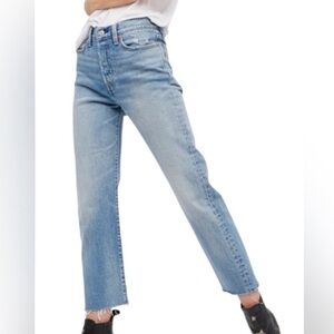 Levi’s Wedgie Straight Jeans Raw Hem Size 31